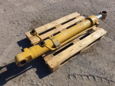 Hidraulikus henger Caterpillar 325C kotrógéphez