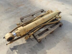 Hidraulikus henger caterpillar 330c kanálmozgatáshoz