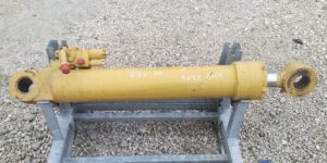 Hidraulikus henger caterpillar kotrógéphez