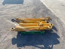 Sárga hidraulikus henger Liebherr R944 kotrógéphez