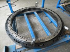 Használt forgótányér Caterpillar géphez