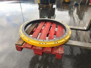 Forgókorona komatsu pc230 kotrógéphez