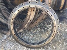 Fogazott forgótányér Yanmar B3, B30, B31, B32, B37, B43 kotrógépekhez