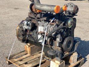 Cummins qsl 9 motor használt, palettán