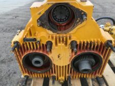 Csatlakozó Liebherr hidraulikaszivattyúhoz