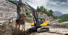 Volvo EC250 kotrógép működő alkatrészek szétbontása