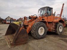 Hitachi ZW270 homlokrakodó bontás – elérhető alkatrészek