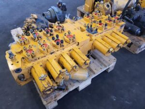 Hidraulikus elosztó liebherr r964 kotrógéphez