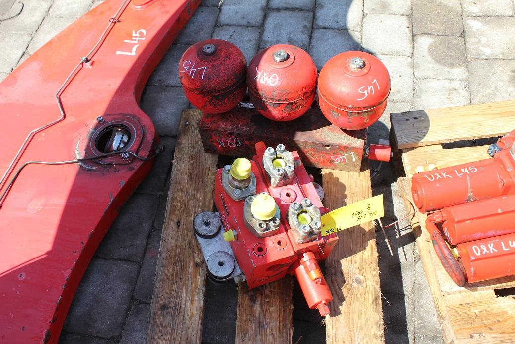 O&K L45 hidraulikus elosztó