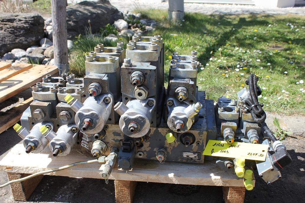 Atlas 2005 M-11 hidraulikus elosztó