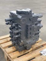 Hidraulikus elosztó Case CX300 kotrógéphez