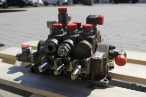 Hidraulikus elosztó kobelco sk50ur minikotróhoz