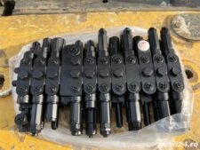 Hidraulikus elosztó Case CX210, CX225, CX240, 1188, 1288 és más kotrógépekhez