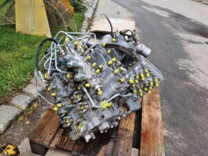 Hidraulikus elosztó hitachi ex135, ex215, ex350, zx210, zx250, zx350 kotrógépekhez