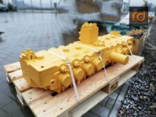 Hidraulikus elosztó Liebherr R900 kotrógéphez