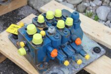 Hidraulikus elosztó Yanmar B18-hoz