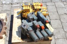 Bobcat T320 hidraulikus elosztó