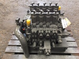 Hitachi ex800 kotrógép hidraulikus elosztó
