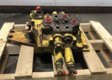 Komatsu WA380-11 hidraulikus elosztó