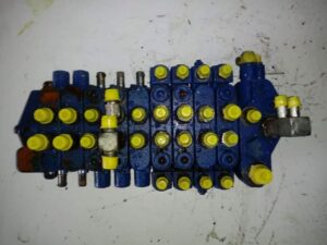 Yanmar sv15-11 hidraulikus elosztó