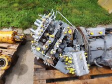 Hidraulikus elosztó Hitachi ZX 210-hez