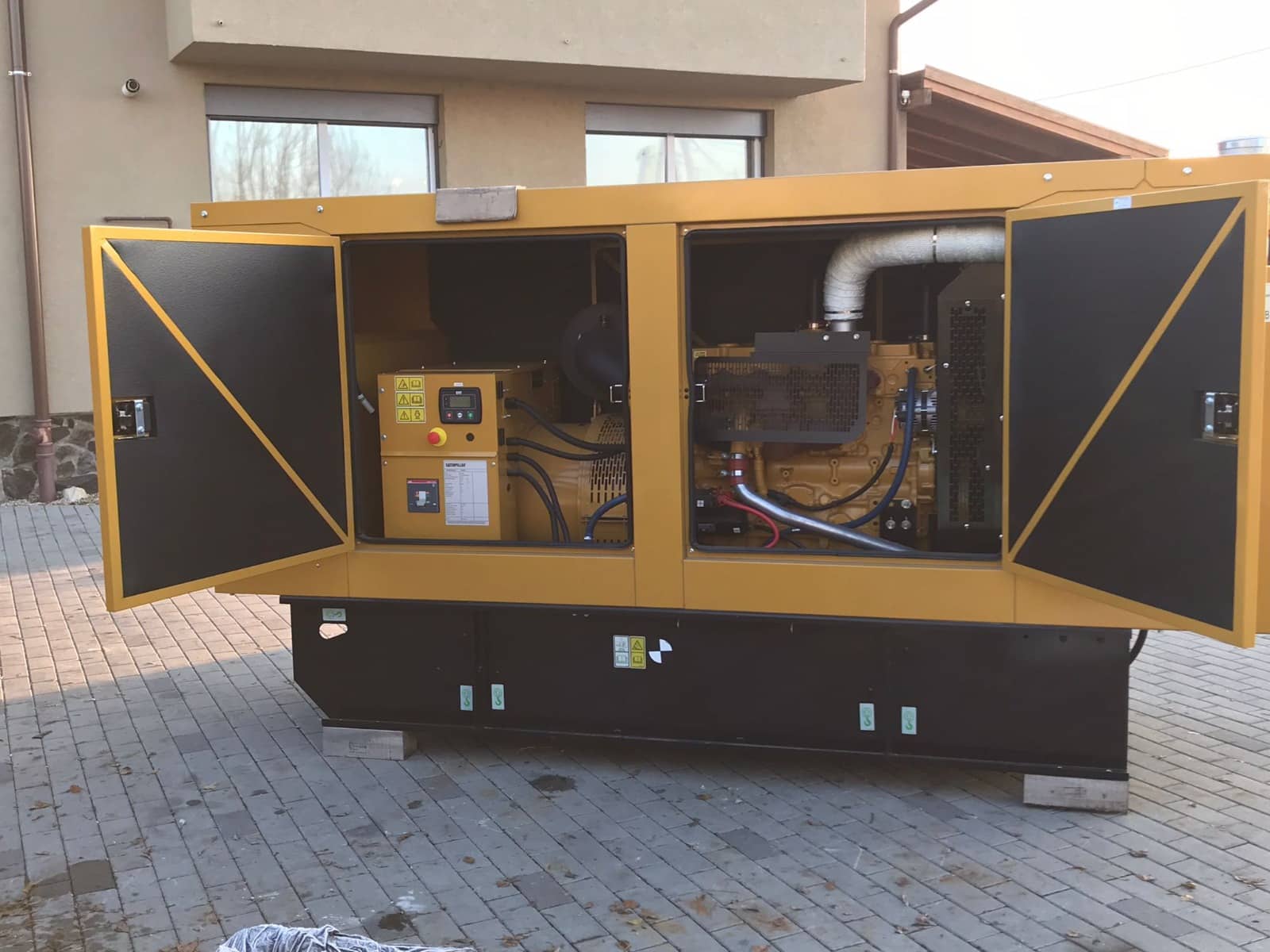 Generator Caterpillar DE200GC 200 kVA Caterpillar C7.1 motorral