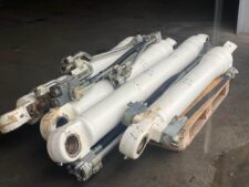 Liebherr R 946 kotrógép hidraulikus henger, komplett, használt