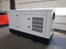 Stamford 120 kVA csendes áramfejlesztő Iveco NEF45 motorral, új, garanciával, automatizálással és tartállyal