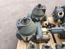 Járómű hidromotor Liebherr R954B-hez – Alkatrészek és tartozékok nehézgépekhez