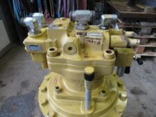 Caterpillar kabin forgató hidromotor – Eredeti alkatrészek és komponensek