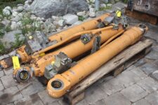 Hidraulikus henger CASE 788 kotrógéphez