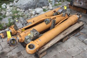 Hidraulikus henger case 788 kotrógéphez