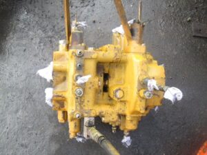Komatsu pc200 hidraulikus elosztó