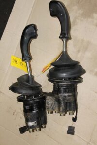 Joystick vezérlőkar minikotró jcb 802 – 2 db-os készlet