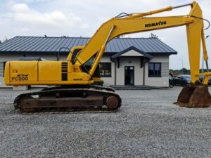 Komatsu pc200-6 kotrógép bontott alkatrészek