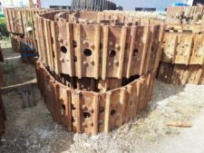 Használt lánctalp és papucs Caterpillar 365 kotrógéphez
