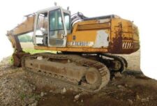 Liebherr 932 lánctalpas kotrógép használt