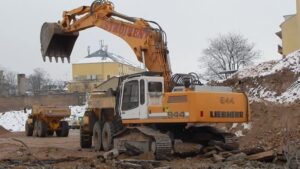 Liebherr 944 kotrógép használatban az építkezésen