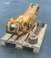 Liebherr L580 rakodókar – kar összekötő elem