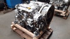 Deutz BF4M1012 motor, felújított, fa raklapon
