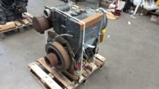 Deutz F2L1011 motor raklapos, oldalsó nézet