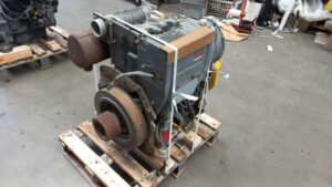 Deutz f2l1011 motor raklapos, oldalsó nézet