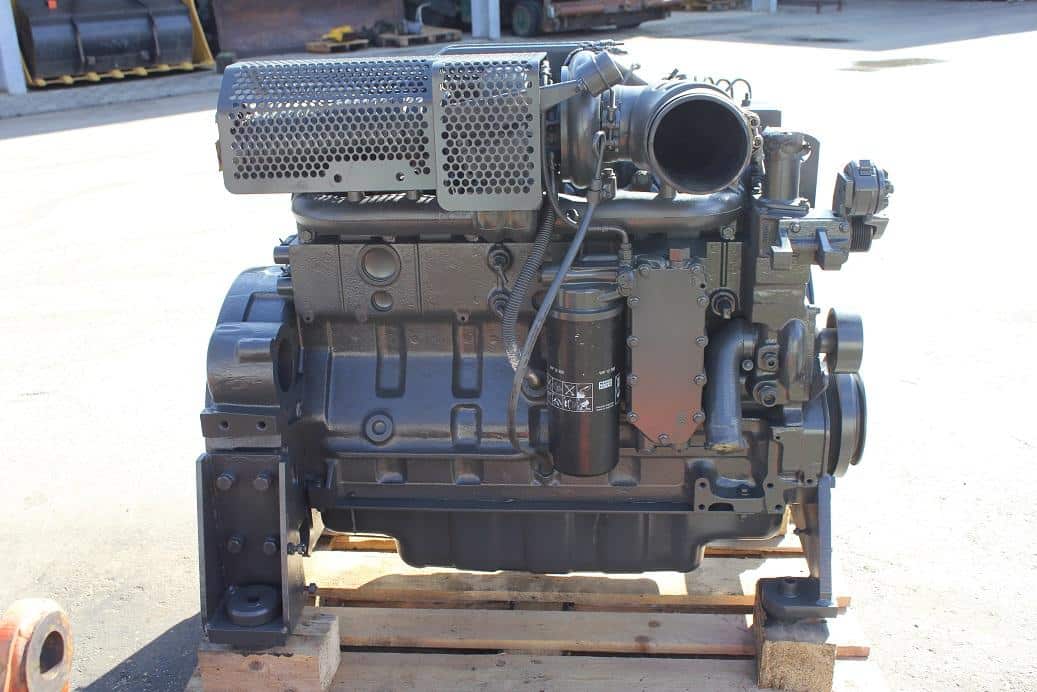 Cummins 8,3 l dízelmotor, 12 henger