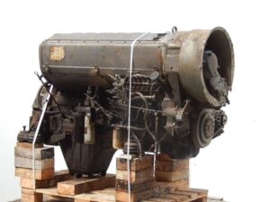 Deutz bf6l513r motor – használt, fa tartón szerelve