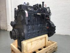 Komatsu PC300-11 kotrógép motor fa tartóval