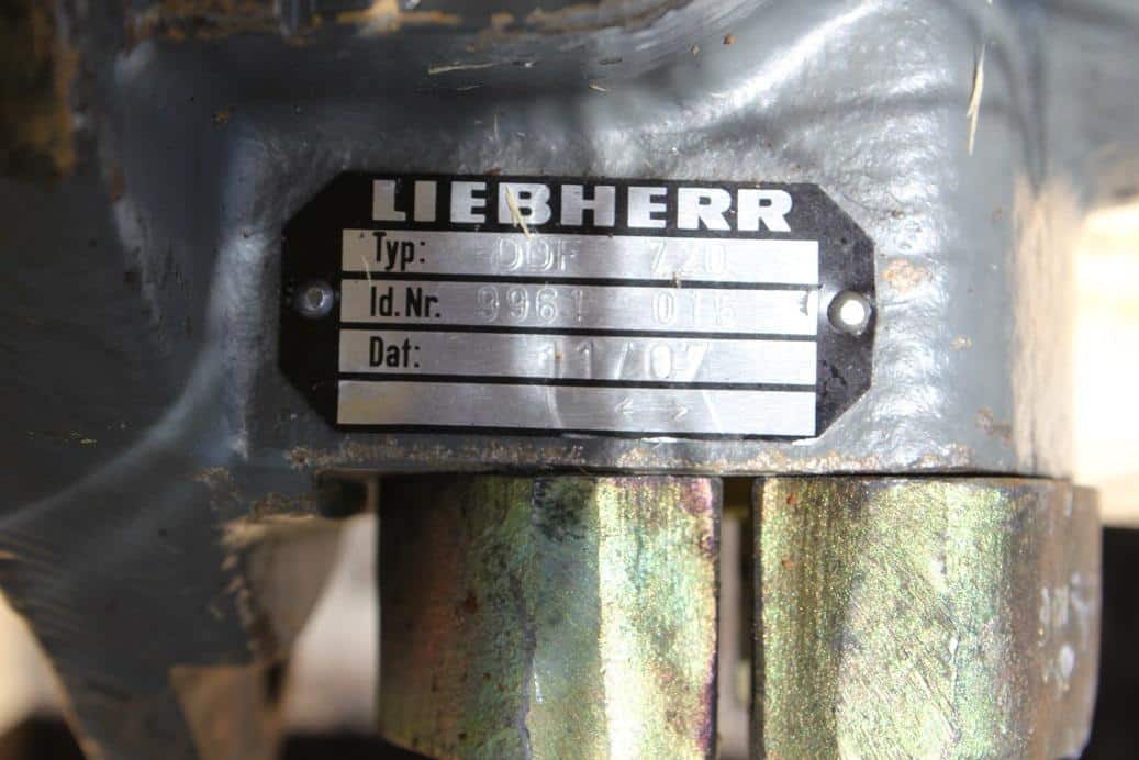 Liebherr R924 Compact hidraulikus motor