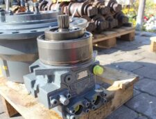 Liebherr R922 hidraulikus motor