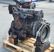 Komatsu SAA6D107-12 motor használt, palettán