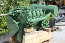 Motor Mercedes OM422-13 – Felújított, zöldre festett