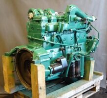 Használt Volvo TD103ES motor – oldalsó nézet